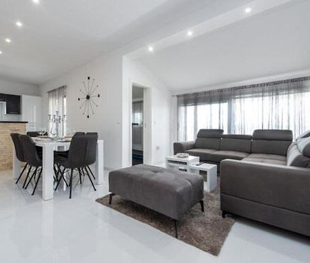 Apartmant Shine Luxury Maslenica Exterior photo